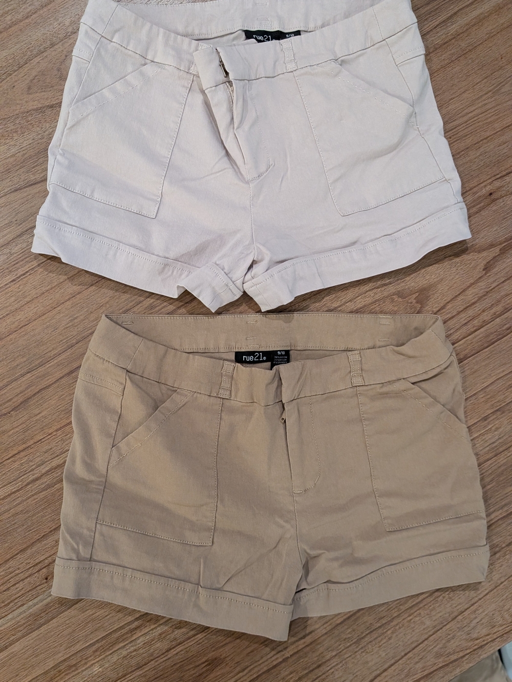 Rue21 Women's Cream & Tan Casual Short Shorts Duo